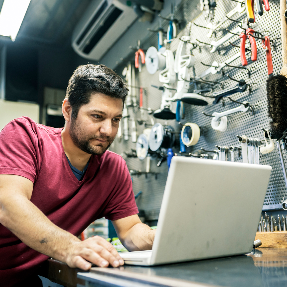 bicycle shop owner using AT&T Internet