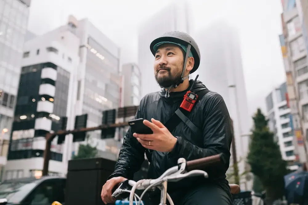 Bike messenger using smartphone