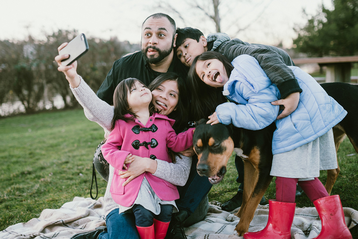 selfie familiar