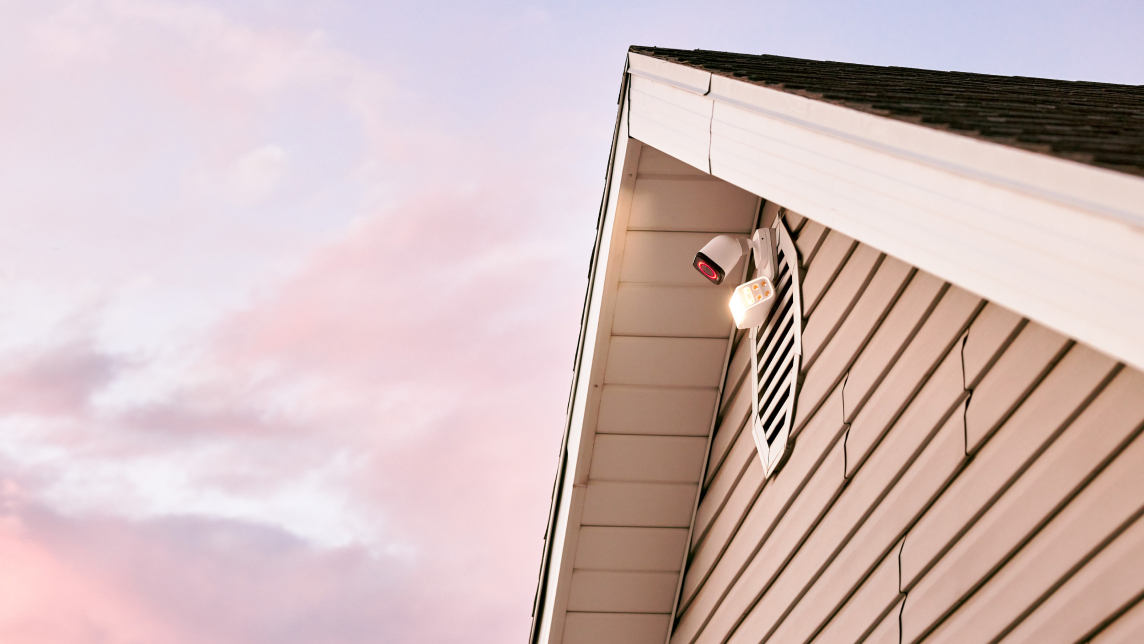 vivint spotlight pro near roof
